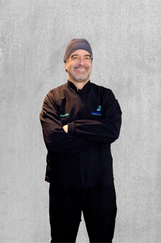 Dr. Mario David, director de operaciones y ortodoncista maxilofacial de MDental Láser