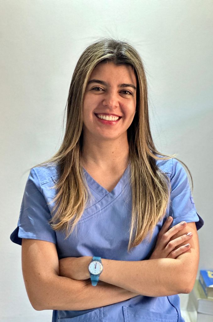 Dra. Carolina Tejada, Periodoncista en MDental Láser, Medellín